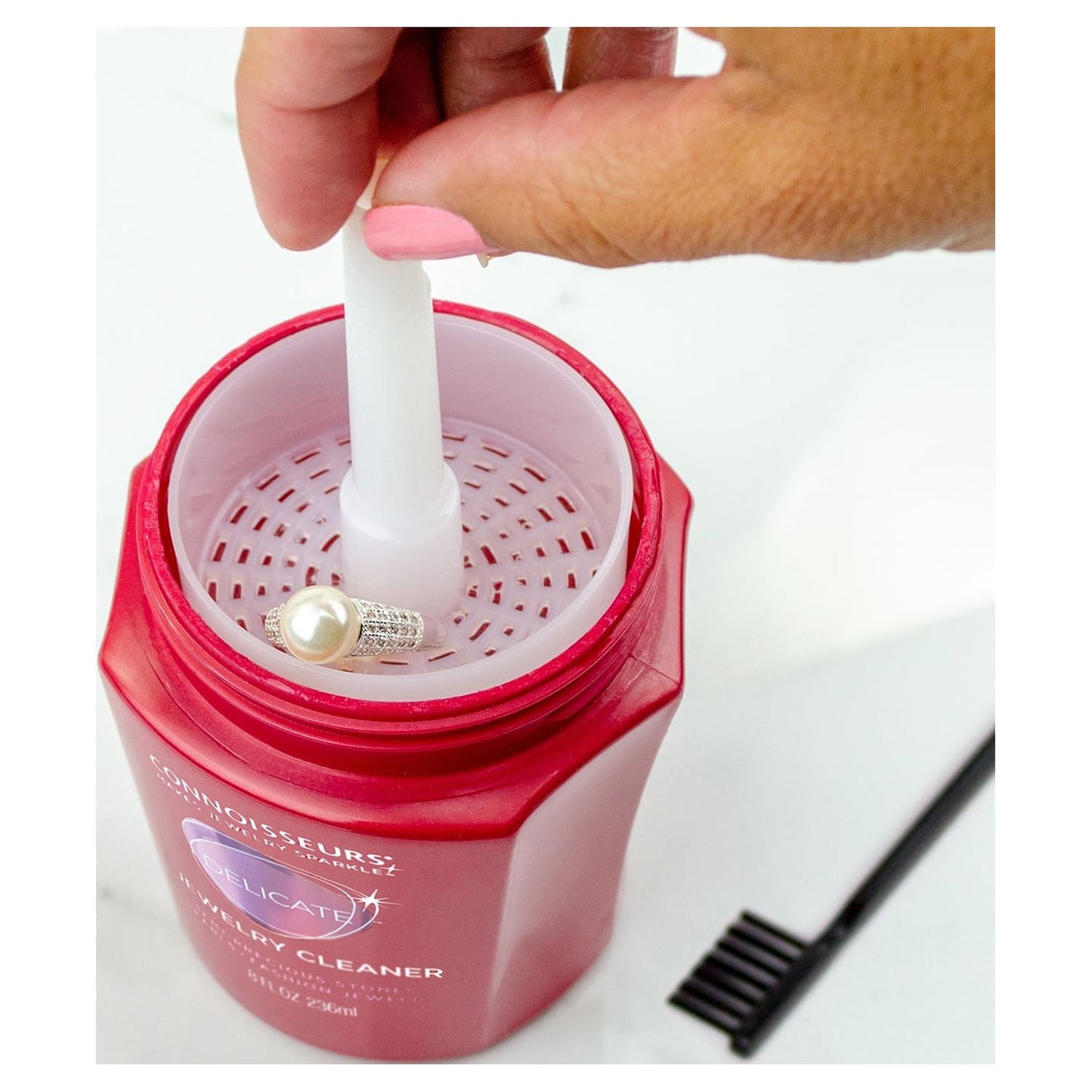 Connoisseurs All-Purpose Jewelry Cleaning Kit with Jewelry Cleaner Solution and Polishing Cloths